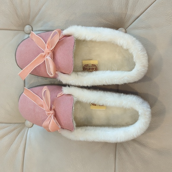NWOT Ciabatta's Size 9 Women's Slippers. Pink Suede with Shearling lining - Picture 2 of 4